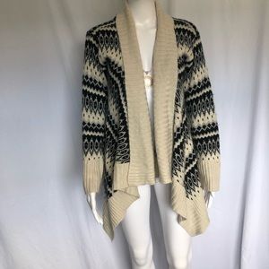 Allegra L black & cream fuzzy printed sweater